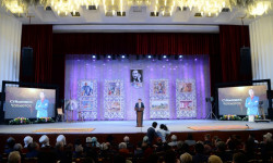 Жээнбеков: Сүймөнкул Чокморов адам өмүрүнө сыйбай турган эмгек калтырды 