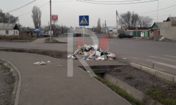 Бишкектеги Мурманск көчөсүнүн жээги таштанды жайга айланды 