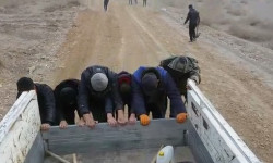 Баткен: тургундар өздөрү жолду сүрдүрүп жатышат