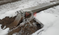 Орнотулган электр мамычалар 8 күндөн кийин кулап түштү