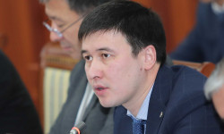 ЖЭБ боюнча сот. Улуттук энергохолдингдин мурдагы жетекчиси Айбек Калиев сөз сүйлөдү 