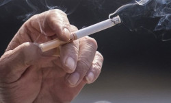 Коомдук жайларда тамеки тартууга толук тыюу салынышы мүмкүн