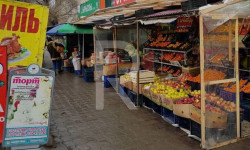 Жалал-Абад: тротуар базарга айланды