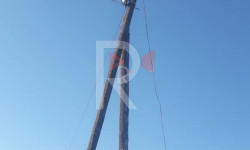 Чирип калган электр түркүгү кулап калуу коркунучунда