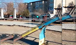 Ош: талкаланган балдар ойноочу аянтча