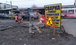 Бишкек: Волков көчөсүндө 2 жылдан бери жол оңдоо иштери бүтпөй жатат