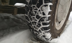 Кышында жайкы дөңгөлөк менен жүргөндөргө айып пул салынат