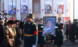 Болот Шамшиевди акыркы сапарга узатуу зыйнаты болуп өттү