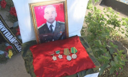 Өкмөт каза болгон чек арачы Равшан Муминовдун үй-бүлөсүнө турак жай алып берди