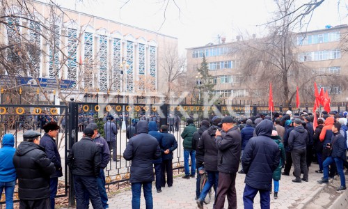 Ата-Мекендин тарапташтары КТРКга келди