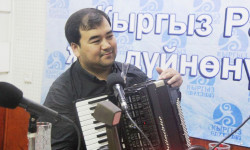 Кубаныч Алиев: Улуулардын сын-пикири майдай жагат, өзүмдү тууралап толуктап турам