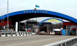 Кыргыз-казак чек арасындагы тоскоолдуктар талкууланат