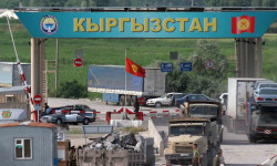 Айдоочулар үчүн Казак чек арасынан өтүү түйшүктүү иш болууда