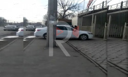 Тротуарды тосуп алган Сары-Өзөн кафеси