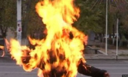 Өзбекстанда өзүн өрттөөгө аракет кылган аялдын ишин прокуратура көзөмөлгө алды