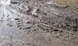 "Эне-Сай" конушундагы көчөлөрдүн баткагынан эл кыйналууда  