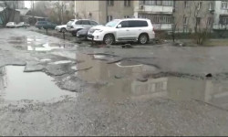 Бишкектин "Чыгыш-5" кичи районундагы жол көйгөйү 