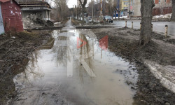 Сокулук: борбордук көчөдөгү тротуарларга качан көңүл бурулат?