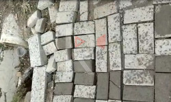 Бишкек: Тыналиев көчөсүндөгү талкаланган тротуар