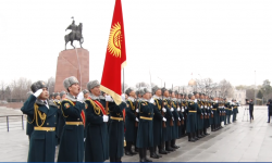 Кыргызстандын мамлекеттик туу күнүнө арналган иш-чара "Ала-Тоо" аянтында өттү