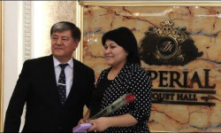 "Эркин Тоо" гезити өлкөдөгү алдыңкы айымдарды сыйлады 