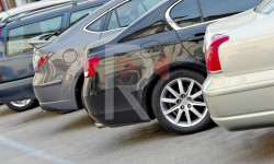 Жалал-Абад: жол боюна токтотулган унааларга мэрия уруксат бергенби?