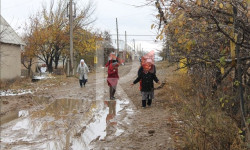 Каракол: 30 жылдан бери жолубузга көңүл бурулбай келет