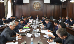 Коронавирус: Кыргызстанга чет өлкөлүк жарандардын кирүүсүнө тыюу салынат