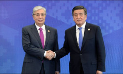 Кыргызстан-Казакстан: коронавирус боюнча биргелешкен чаралар талкууланды  