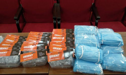 Баткен облусунун дарыгерлерине 500 комплект коргонуучу каражаттар тапшырылды