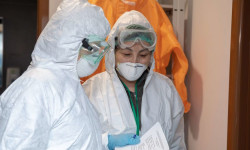 Инфекция катталган аймакта иштеген дарыгерлерге кошумча акы төлөнөт 