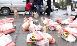 "Жардам штабы": гуманитардык азык-түлүктүн топтомун таркатуу башталды