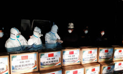 Гуманитардык жардам муктаж адамдарга бөлүштүрүлөт