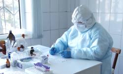 Өзгөчө абал маалындагы ак халатчандардын эмгеги