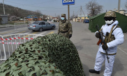 Бишкекке кирүүдө жарандардан уруксат берүүчү документтер талап кылынат