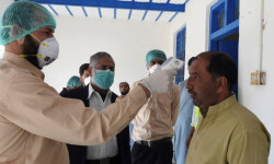 Тажикстанда медик-студенттер коронавирус менен күрөшкөн ооруканаларга жөнөтүлүүдө