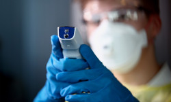 Өлкө боюнча медициналык кызматкер арасында коронавирус жуктуруп алгандар катталган жок