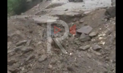 Терек-Сай айылында тоодон таштар кулап жол жабылып калды