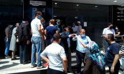 Ташкентте пенсионерлер пенсия алуу үчүн узун кезекке турушууда