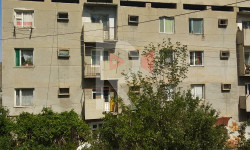 Кадамжай шаарында катуу шамал катталып, үйдүн чатырларын учуруп кетти