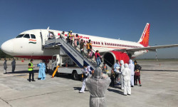 Индиядан Кыргызстандын 6 жараны кайтып келди - Кыргызстан жаңылыктары