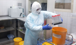 Бир сутка ичинде 6 медицина кызматкеринен коронавирус аныкталды  