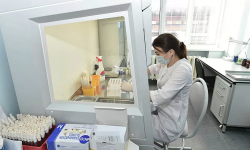 3 медициналык кызматкер коронавирус жуктуруп алды - Кыргызстан жаңылыктары