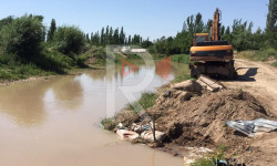 Каналга суу толуп, турак үйлөрдү каптап калуу коркунучунда турат - Кыргызстан жаңылыктары