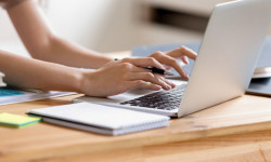 Үй-бүлөдөгү зомбулукка каршы онлайн митинг өттү - Кыргызстан жаңылыктары 