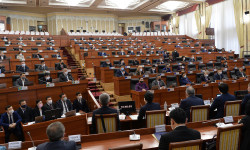Жогорку Кеңеште “Маалыматты манипуляциялоо жөнүндө” мыйзам долбоору талкууланууда