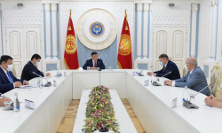 Президент Россиядан келген медициналык топтун жетекчиси Евгений Кустов менен жолугушту