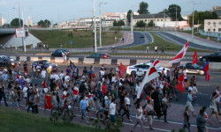 У СИЗО в Минске тысячи людей потребовали освободить задержанных