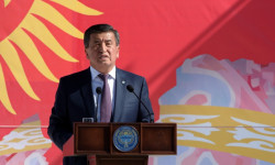 Сооронбай Жээнбеков кыргызстандыктарды Эгемендүүлүк күнү менен куттуктады