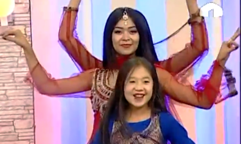 Яркий индийский танец от участниц-сестер танцевальной группы "Малика"